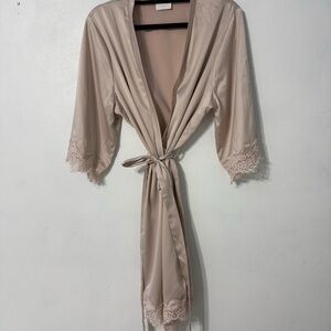 Le Rose Stories Light Taupe Lace-Trim Robe with Tie Waist